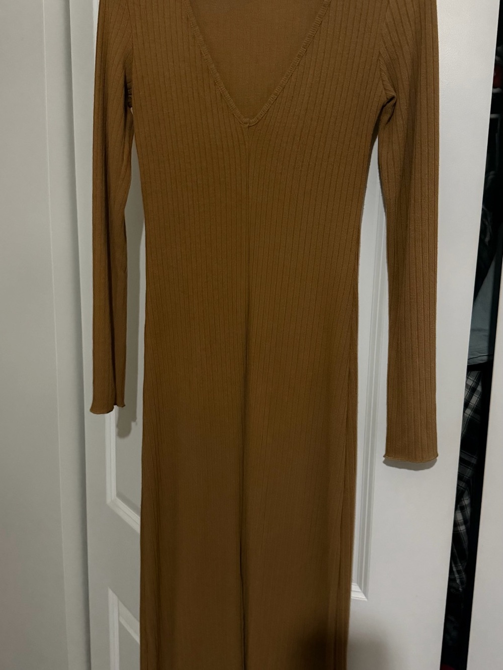 Forever 21 Ribbed V-Neck Maxi Dress in Camel